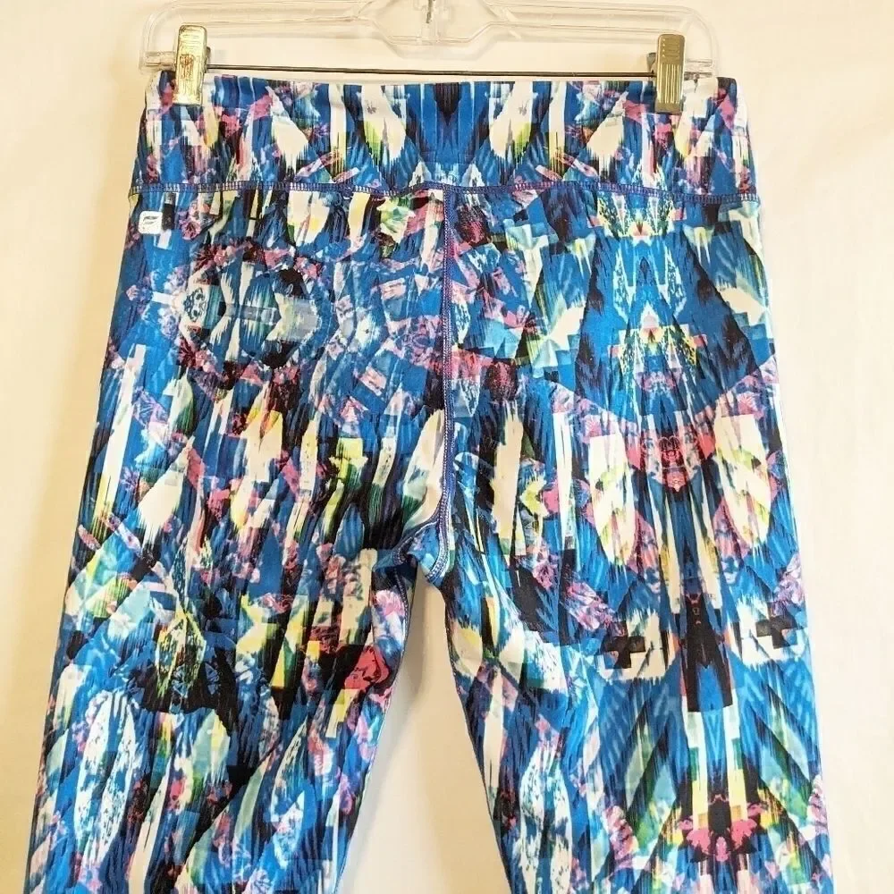 Fabletics Salar Capri Reef Cropped Leggings Small‎ - Picture 5 of 6